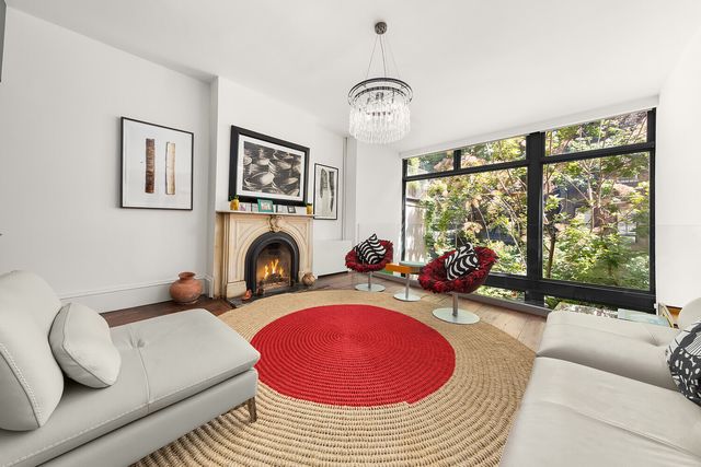 264 W 12TH Street, New York City, NY 10014