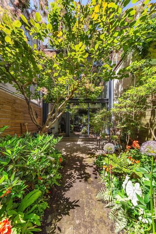 264 W 12TH Street, New York City, NY 10014
