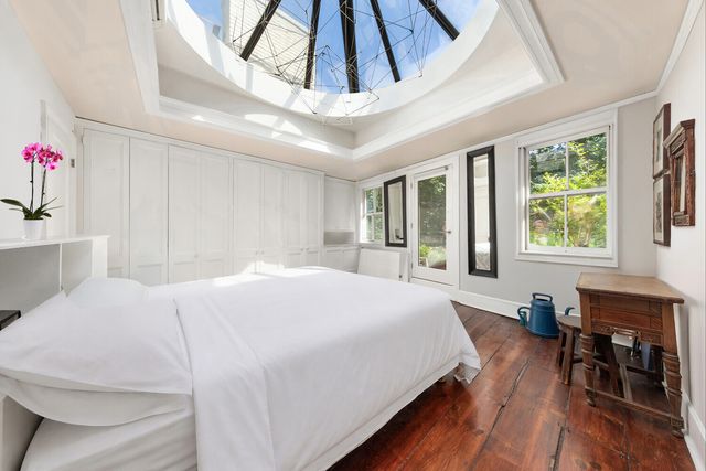 264 W 12TH Street, New York City, NY 10014