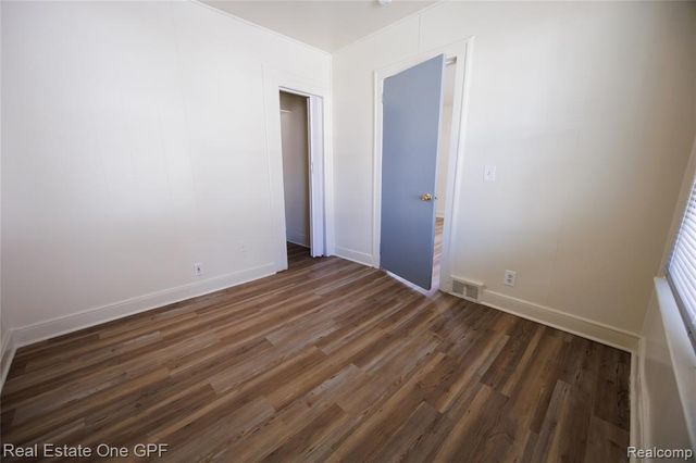 8242 Maxwell Avenue, Warren, MI 48089