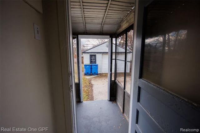 8242 Maxwell Avenue, Warren, MI 48089