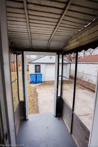 8242 Maxwell Avenue, Warren, MI 48089