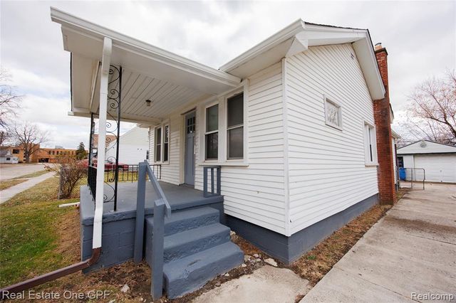 8242 Maxwell Avenue, Warren, MI 48089