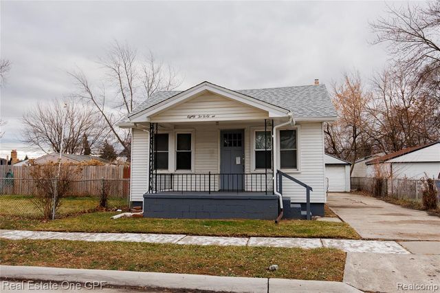 8242 Maxwell Avenue, Warren, MI 48089