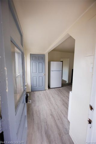 8242 Maxwell Avenue, Warren, MI 48089