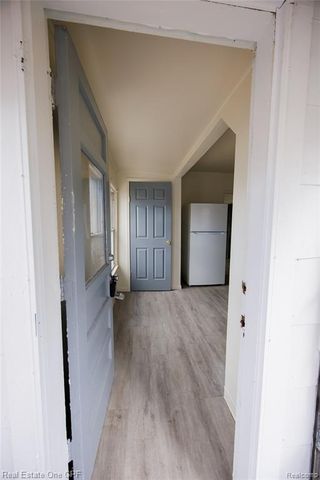 8242 Maxwell Avenue, Warren, MI 48089