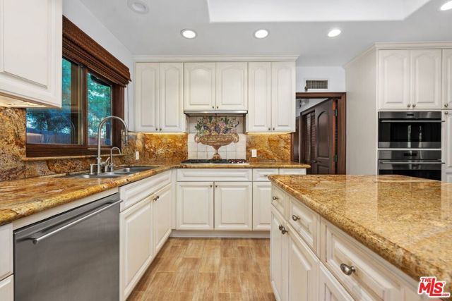 2108 San Ysidro Drive, Beverly Hills, CA 90210