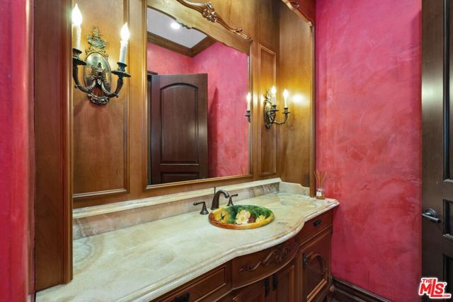 2108 San Ysidro Drive, Beverly Hills, CA 90210