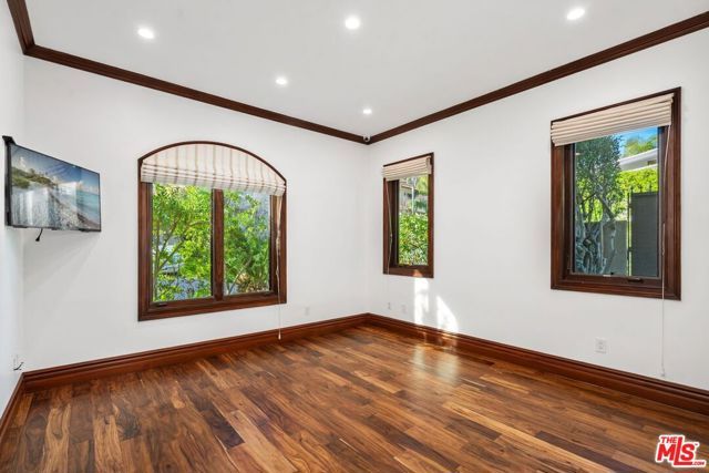 2108 San Ysidro Drive, Beverly Hills, CA 90210