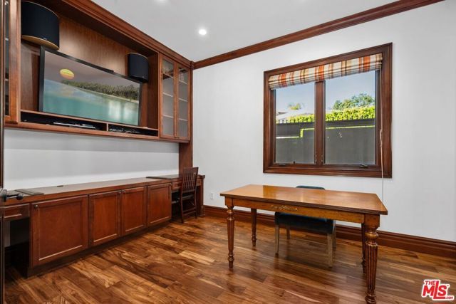 2108 San Ysidro Drive, Beverly Hills, CA 90210