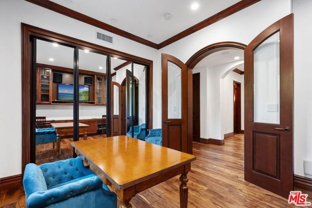 2108 San Ysidro Drive, Beverly Hills, CA 90210