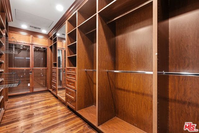 2108 San Ysidro Drive, Beverly Hills, CA 90210