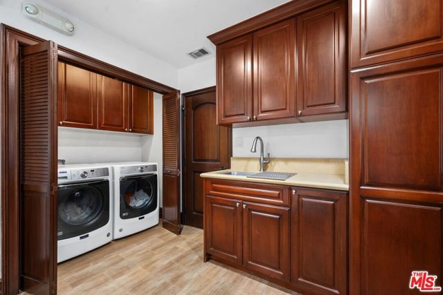 2108 San Ysidro Drive, Beverly Hills, CA 90210