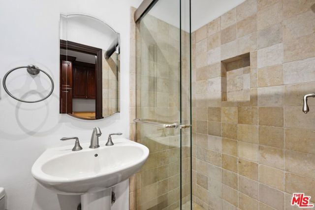 2108 San Ysidro Drive, Beverly Hills, CA 90210