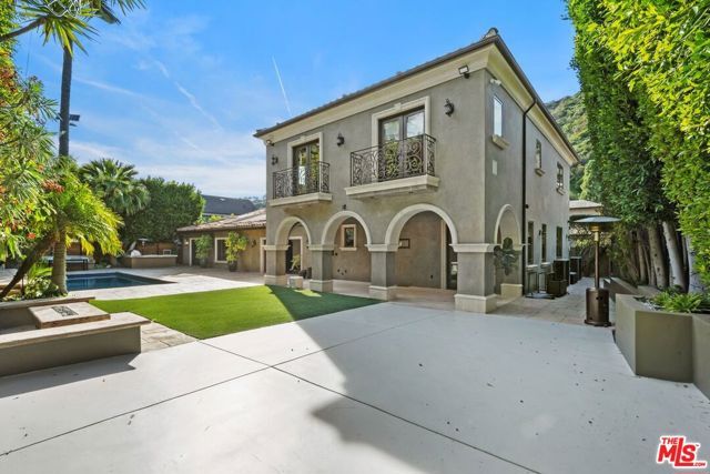 2108 San Ysidro Drive, Beverly Hills, CA 90210