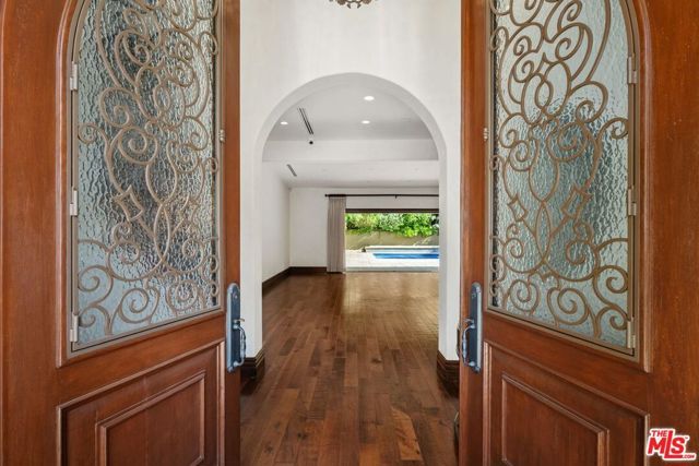 2108 San Ysidro Drive, Beverly Hills, CA 90210