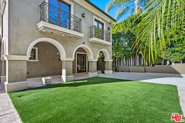 2108 San Ysidro Drive, Beverly Hills, CA 90210