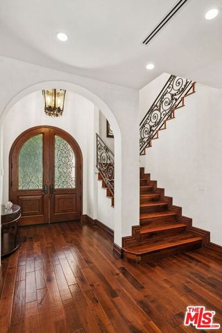 2108 San Ysidro Drive, Beverly Hills, CA 90210