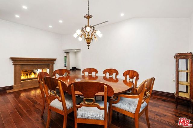 2108 San Ysidro Drive, Beverly Hills, CA 90210