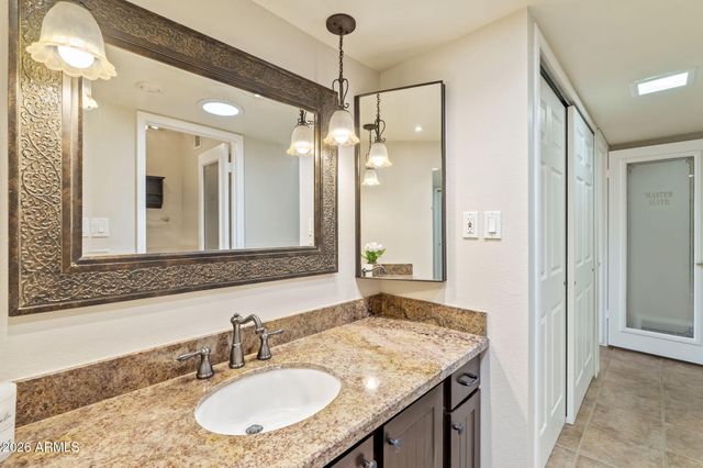 7809 E PLAZA Avenue, Scottsdale, AZ 85250