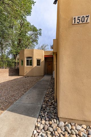 1507 Kachina ridge, Santa Fe, NM 87507