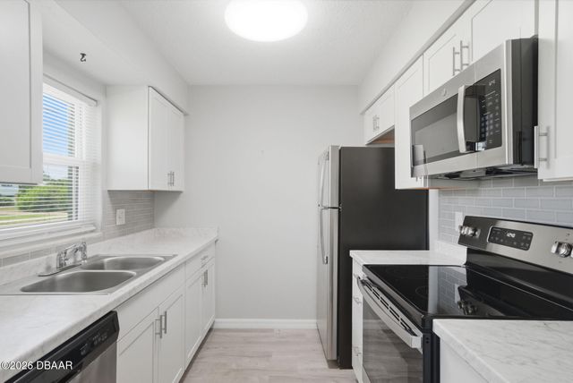 3750 S Atlantic Ave Apt 18, Daytona Beach Shores, FL 32118