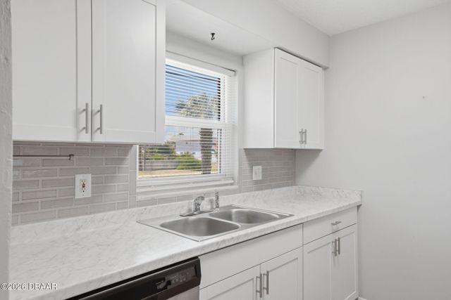 3750 S Atlantic Ave Apt 18, Daytona Beach Shores, FL 32118