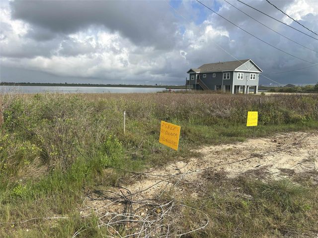 4418 Swan Street, Hitchcock, TX 77563