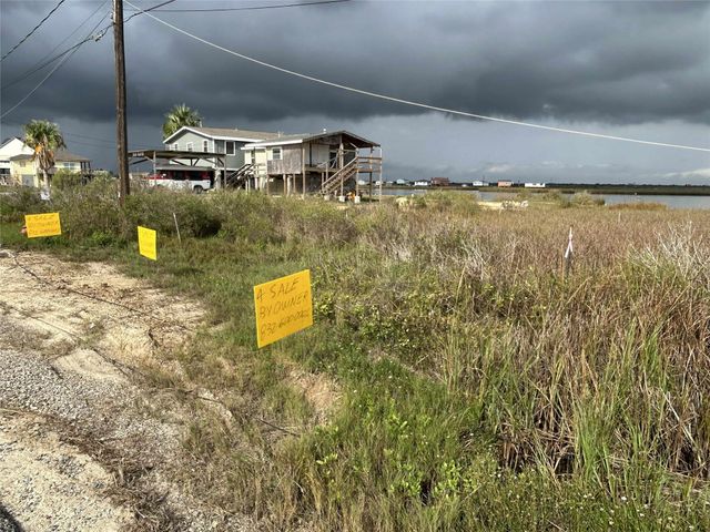 4418 Swan Street, Hitchcock, TX 77563