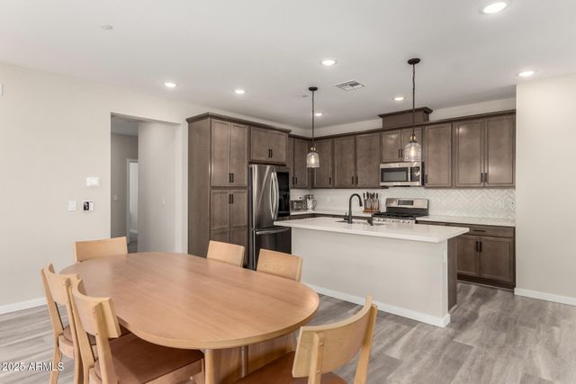 759 E LARK Street 202, Gilbert, AZ 85297