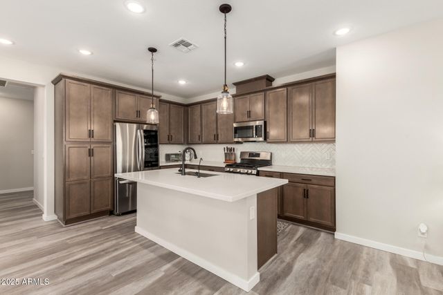 759 E LARK Street 202, Gilbert, AZ 85297