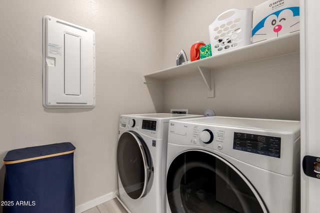 759 E LARK Street 202, Gilbert, AZ 85297