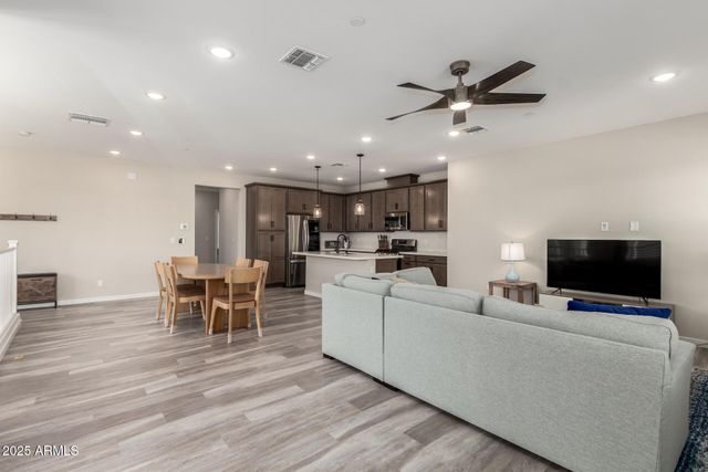 759 E LARK Street 202, Gilbert, AZ 85297