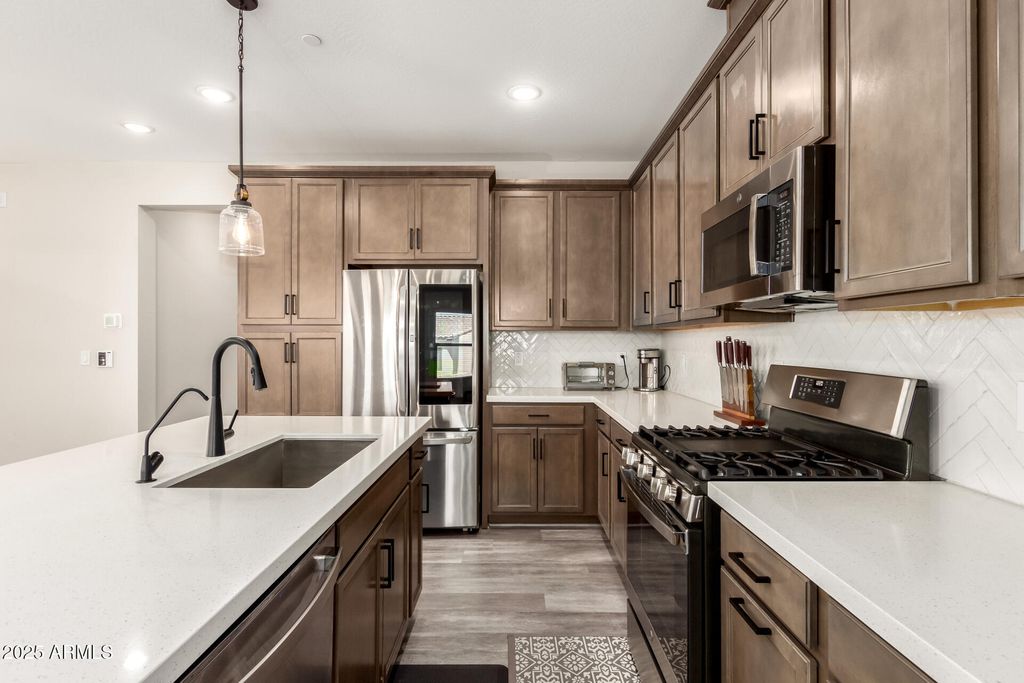 759 E LARK Street 202, Gilbert, AZ 85297