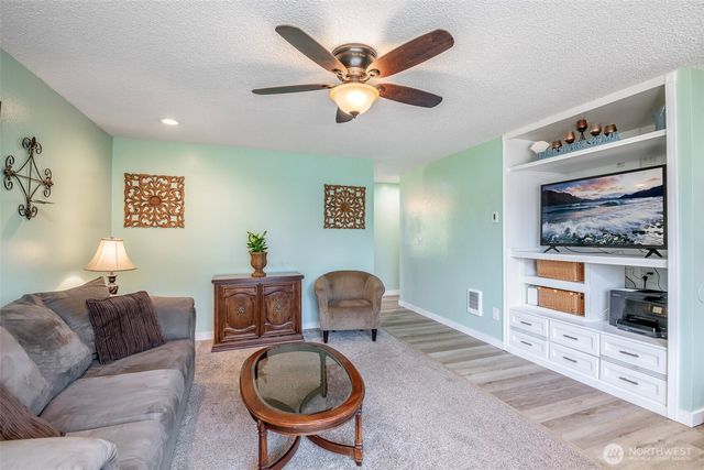 16013 119th Avenue E, Puyallup, WA 98374