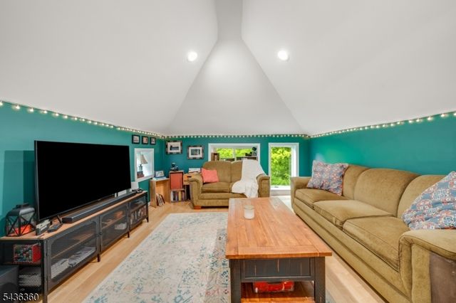 22 Paddock Ave, Vernon Twp., NJ 07422