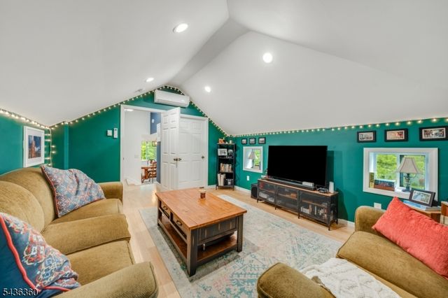22 Paddock Ave, Vernon Twp., NJ 07422