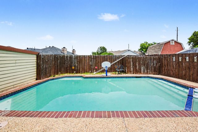 4202 Harvest Hill Road, Carrollton, TX 75010