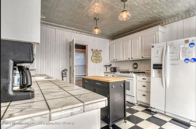 121 Mount Hermon Way, Ocean Grove, NJ 07756