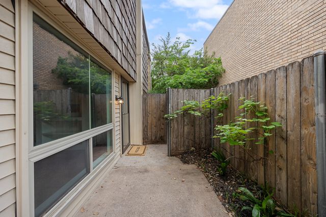 2710 Douglas Avenue 108, Dallas, TX 75219