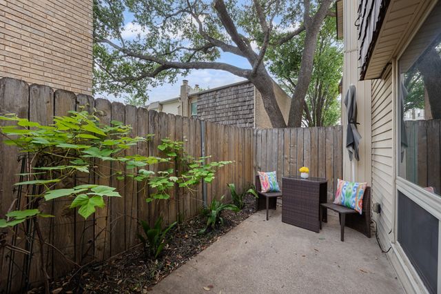 2710 Douglas Avenue 108, Dallas, TX 75219