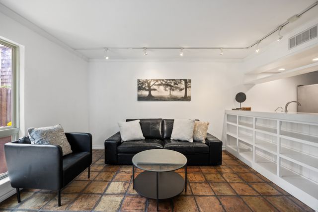 2710 Douglas Avenue 108, Dallas, TX 75219