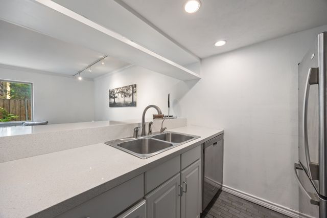 2710 Douglas Avenue 108, Dallas, TX 75219