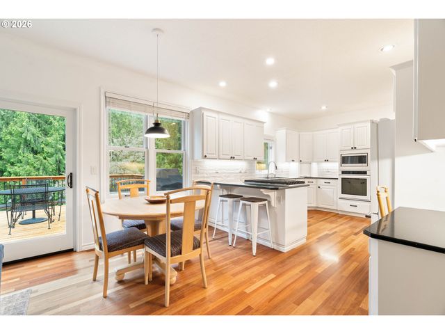 11503 Sw STREAMSIDE Ct, Portland, OR 97219