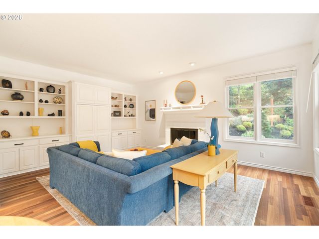 11503 Sw STREAMSIDE Ct, Portland, OR 97219