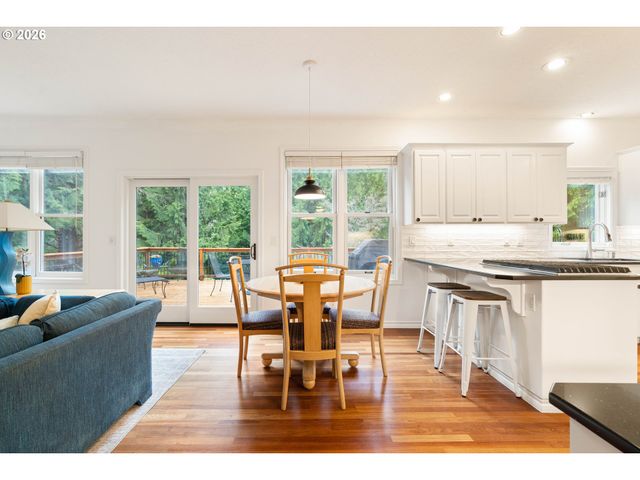 11503 Sw STREAMSIDE Ct, Portland, OR 97219