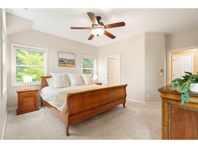 11503 Sw STREAMSIDE Ct, Portland, OR 97219