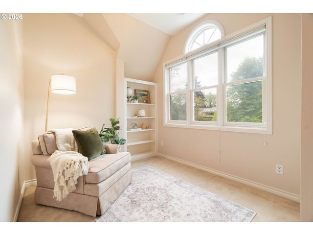 11503 Sw STREAMSIDE Ct, Portland, OR 97219