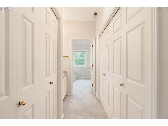 11503 Sw STREAMSIDE Ct, Portland, OR 97219