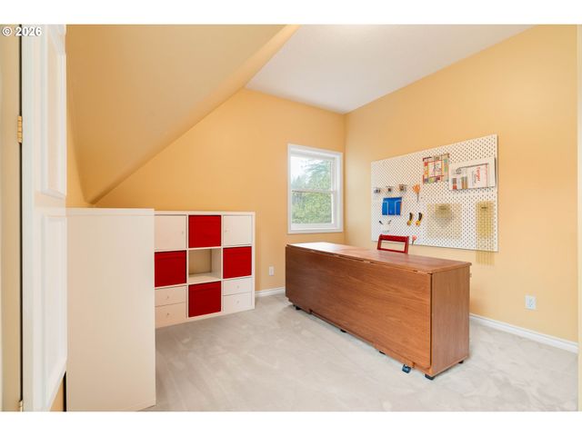 11503 Sw STREAMSIDE Ct, Portland, OR 97219